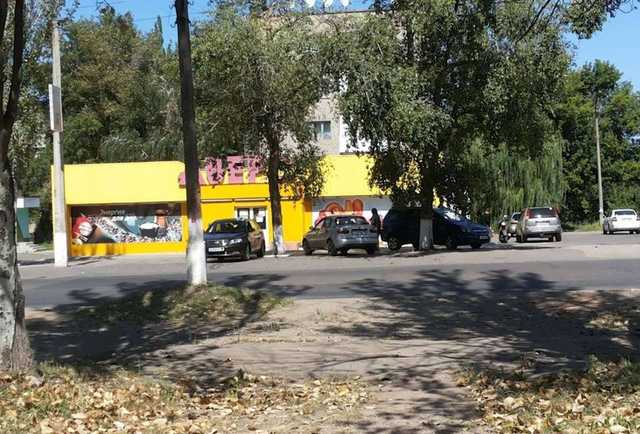 "Ни одного б*ндеровца": в сети показали грустные фото "праздничного" Донбасса