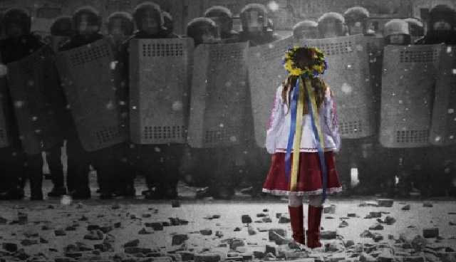 Украинское общество по-прежнему существует отдельно от политического класса