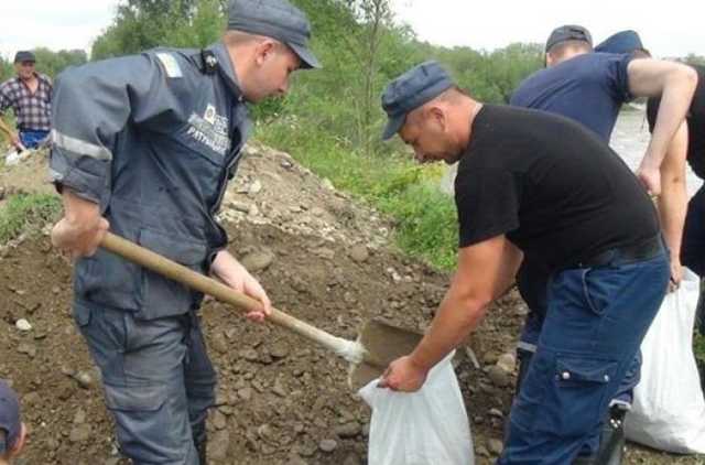 На Прикарпатье пять сел оказались отрезаны от мира из-за оползня