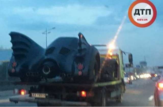 Все-таки из фильма: журналисты нашли владельца Бэтмобиля, замеченного в столице