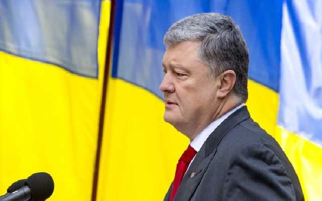 Порошенко объяснил, чем должны заняться украинские дипломаты