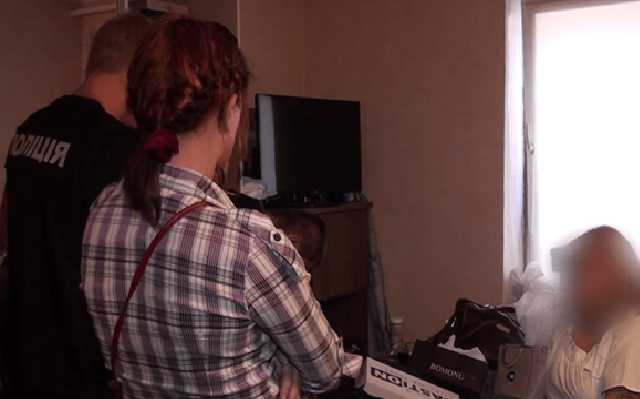 В центре Киева накрыли бордель, который работал под видом массажного салона