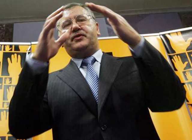 Гриценко утверждает, что получил "гарбуза" от Наливайченко в Днепре