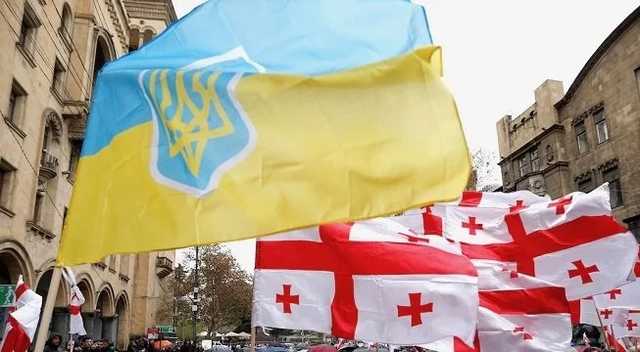 Украинцы будут ездить в Грузию без загранпаспортов