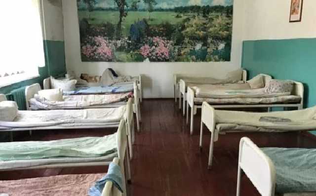 Ужасные условия в психбольнице на Черниговщине: пациентов привязывают, одежда – одна на всех