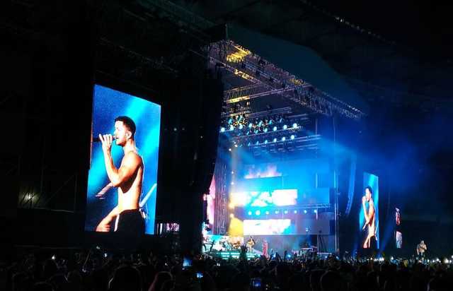 Флаг Украины на сцене: в Киеве прошел концерт Imagine Dragons
