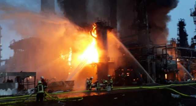 В Баварии после взрыва горит нефтеперерабатывающий завод: тысячи людей эвакуированы