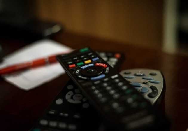 Проститутка изнасиловала московского писателя пультом от телевизора