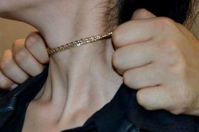 "Теряла сознание": в Киеве прохожие задержали грабителя-душителя