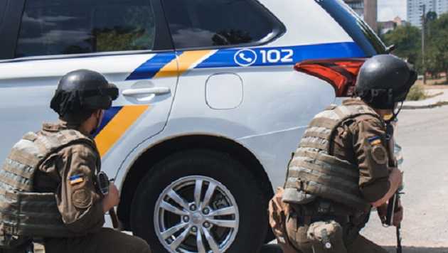 В Киеве неизвестные с пистолетами ограбили мужчину: введен план «Перехват»