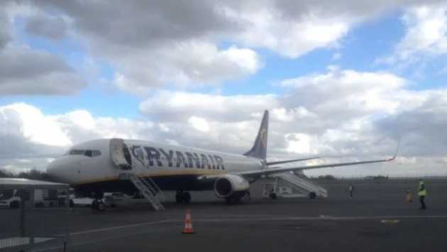 Ryanair    ,    ""