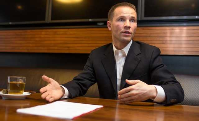 Деревянко пожаловался, что у него украли квартиру