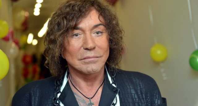 На «Новой волне» в Сочи вызвали скорую известному певцу