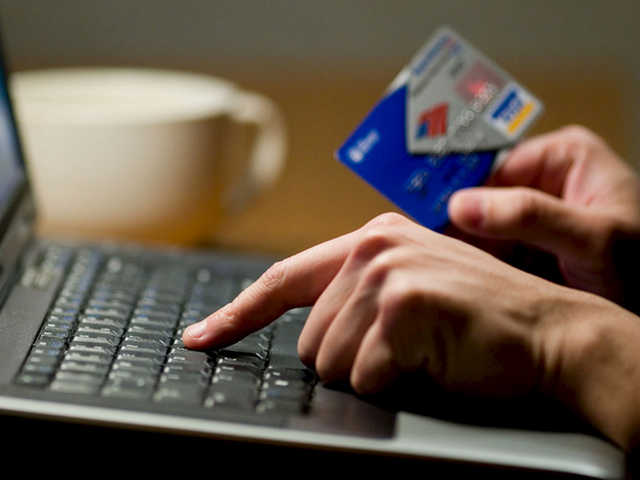 Афера с картами: как мошенники воруют со счетов украинцев