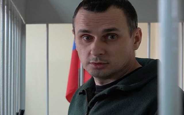 "Ему трудно встать": появились жуткие новости о здоровье Сенцова