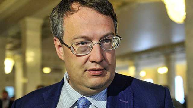 Геращенко столкнулся с летучей мышью перед эфиром