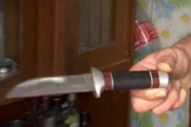 Оставил четырех сирот. Старый муж зарезал жену из ревности и повесился