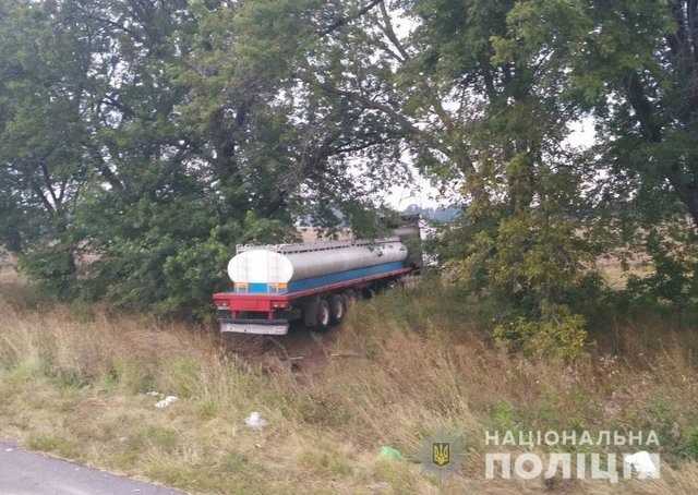 На трассе Киев – Харьков произошло тройное ДТП: есть погибший