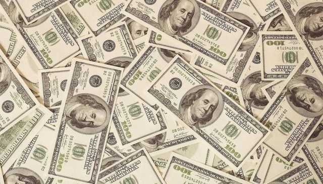 За месяц украинцы купили у банков валюту на эквивалент $1,05 млрд