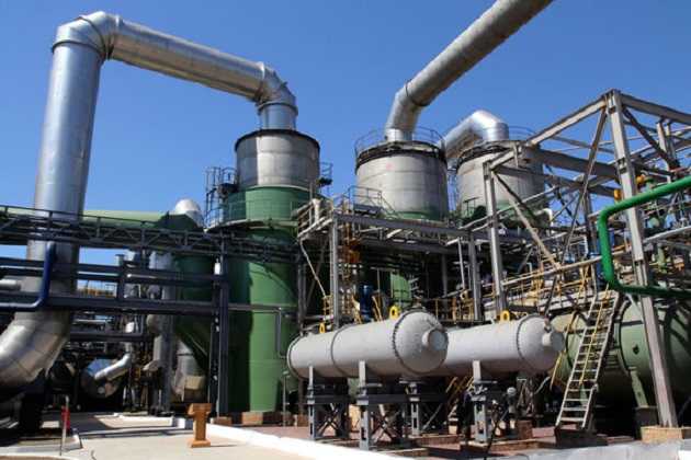 В БПП требуют от правительства прекратить поставки сырья на крымский "Титан"