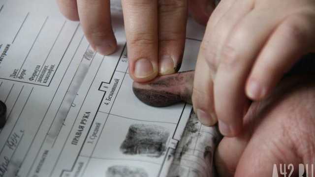 На блокпосту «Еленовка» в обязательном порядке снимают отпечатки пальцев — соцсети