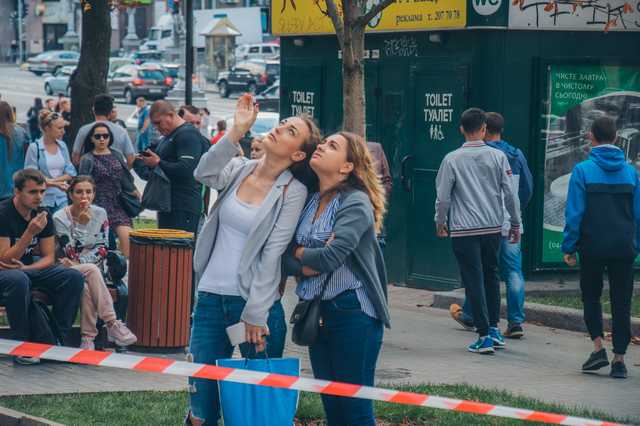 В Киеве на Крещатике обвалился балкон исторического здания