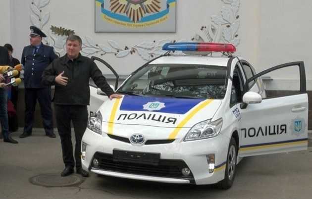 Патрульная полиция отремонтирует служебные Toyota Prius за 4 млн грн