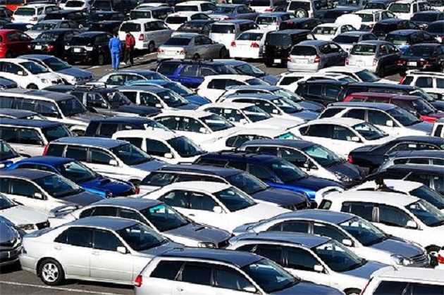 Украинцы бросились скупать автомобили