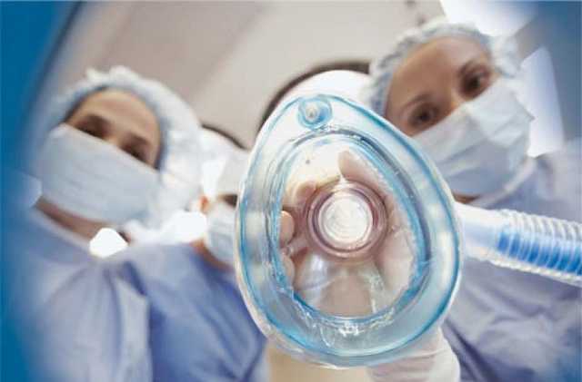 Одногруппники перерезали горло: на Тернопольщине чудом выжила 16-летняя девушка