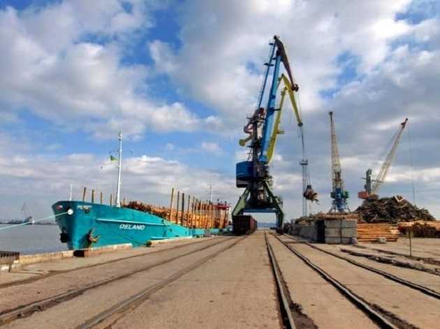 Филиал АМПУ в Черноморске провел тендер с фирмами, которые возглавляли супруги