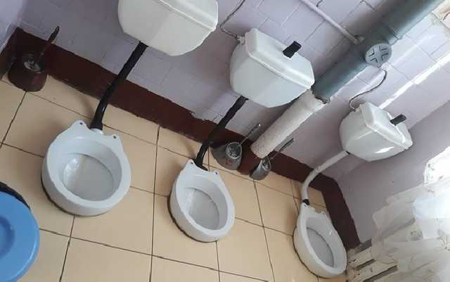 Как в селе. В детсаду Кропивницкого детям построили туалетный ад