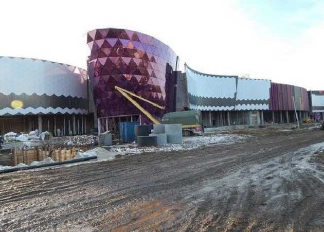 Нацбанк не разрешает продавать столичный ТРЦ «Республика» дешевле 1 млрд гривен