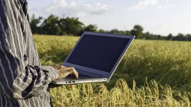 Украинцам массово отказывают в регистрации земли