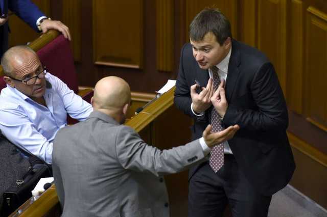 Кто влияет на Порошенко: нардеп назвал имена ближайших соратников президента