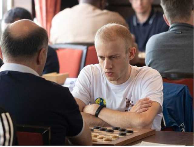 Украинец Юрий Аникеев стал чемпионом мира по шашкам в блице