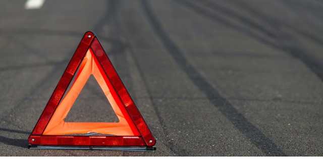 Автомобиль патрульных «протаранил» «Мерседес» в Харькове