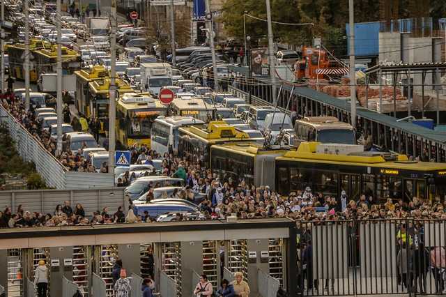 В центре Киева произошел тотальный транспортный коллапс