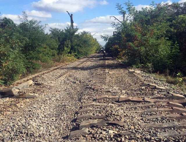 На Донбассе украли около километра ж/д путей