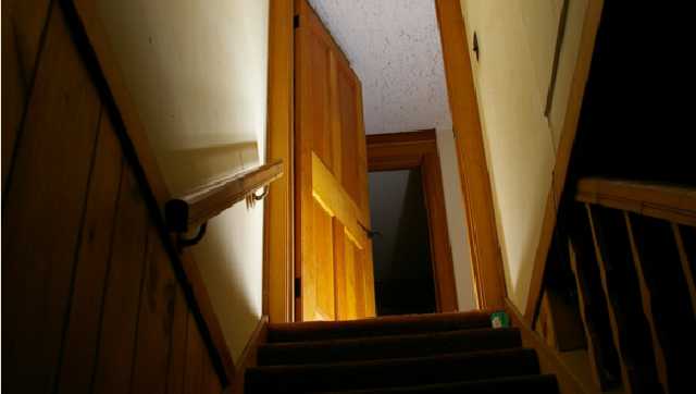 Посадили в подвал: в Киеве на вокзале две женщины “по ошибке” похитили девушку