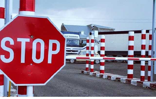 По 100 метрів за ніч: страйк польських митників триває вже третю добу