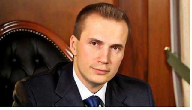 Сын Януковича собирался за $3000 согнать бомжей под Администрацию Президента