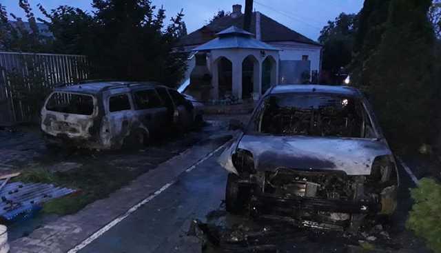 На Киевщине сожгли автомобили братьев-активистов Сергиенко