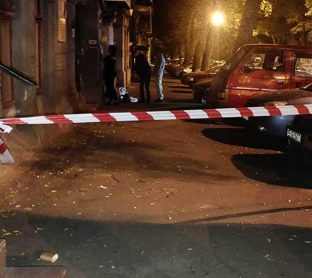 Не доверяют правоохранителям: пулю из груди активиста Михайлика будут вынимать за границей