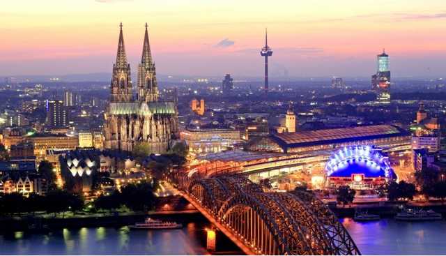 Нардепы проводят выходные в Вене