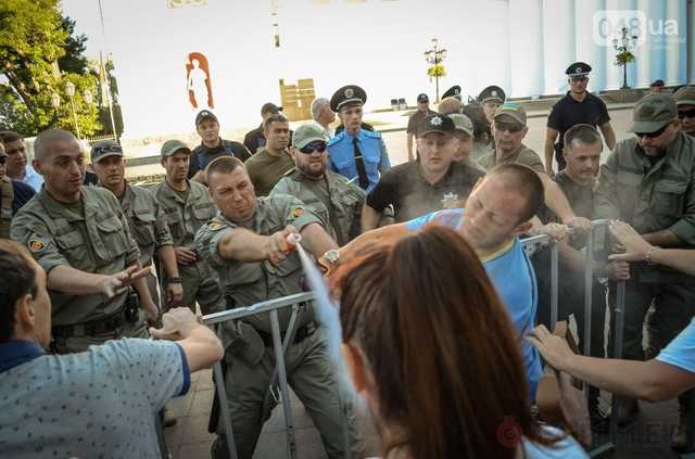 В Одессе "армия Труханова" выросла в численности и получила полномочия полиции