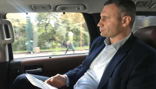 Виталий Кличко работал в Киеве экскурсоводом