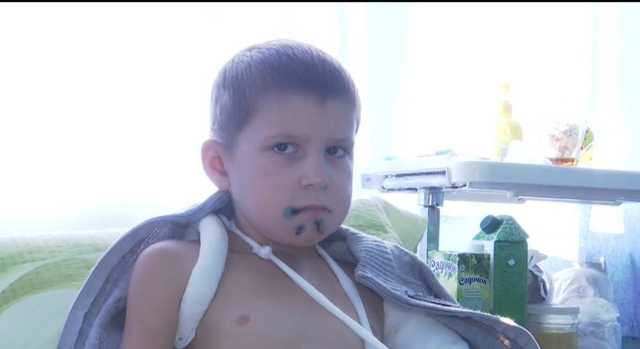 Первоклассника возле школы сбил шлагбаум