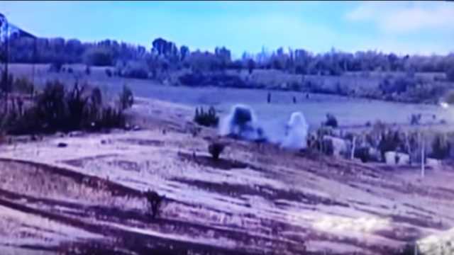 Позиции боевиков накрыло «камнями с неба»: опубликовано видео