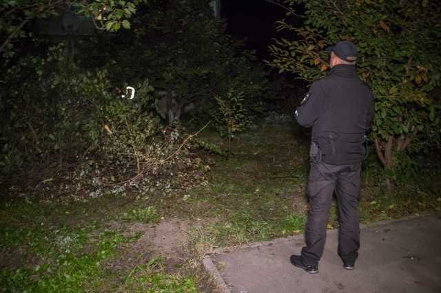 ’’Потерял много крови’’: под Киевом в квартиру известного активиста бросили гранату