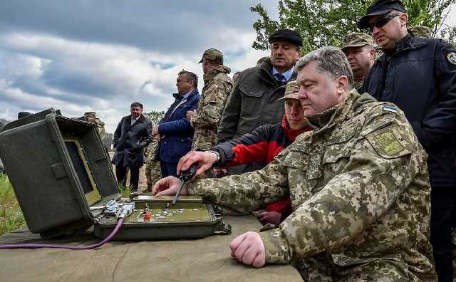 В Украине ни один склад боеприпасов не отвечает стандартам НАТО – Порошенко
